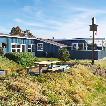 Three-bedroom Holiday In 77 * Hemmet