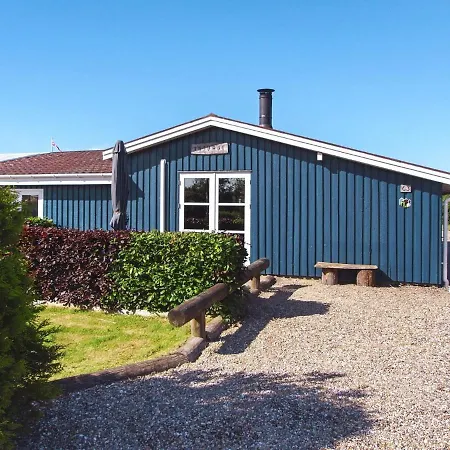 Three-bedroom Holiday In 77 * Hemmet