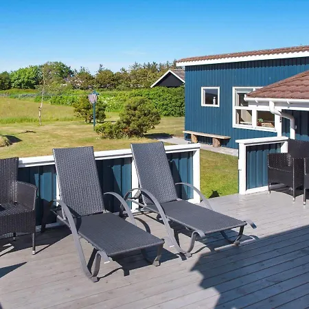 Three-bedroom Holiday In 77 Hemmet