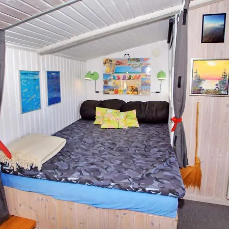 Three-bedroom Holiday In 77 Nyaraló