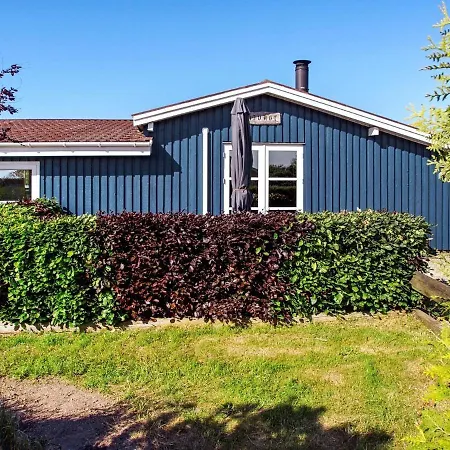 Three-bedroom Holiday In 77 Nyaraló Hemmet