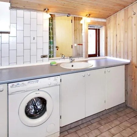 Nyaraló Three-bedroom Holiday In 77
