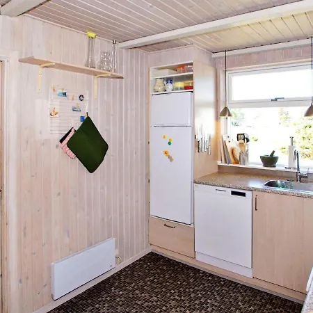Nyaraló Three-bedroom Holiday In 77